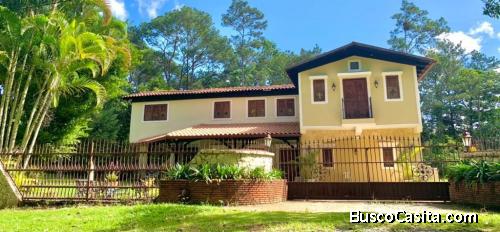 CASA AMPLIA DE VENTA EN JARABACOA