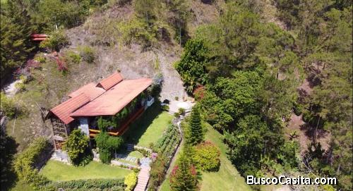 VILLA CON RÍO DE VEBNTA EN JARABACOA