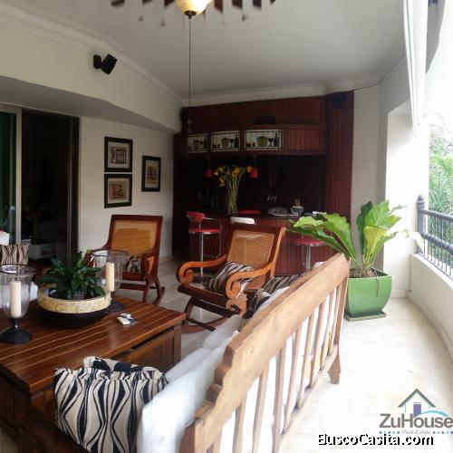 Apartamento en Torre de Prestigiosa Zona de Santiago WPA170