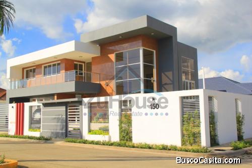 Casa de Lujo en Venta en Proyecto Cerrado en Llanos de Gurabo WPC17