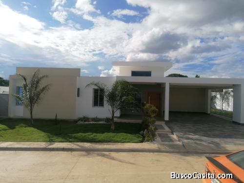 CASA MODERNA DE VENTA EN SANTIAGO