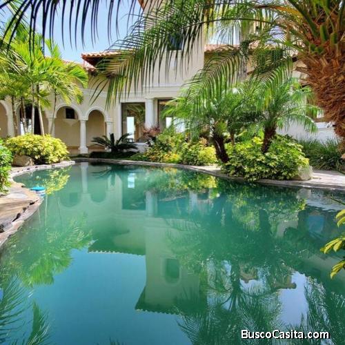 VILLA DE LUJO DE VENTA EN JARABACOA