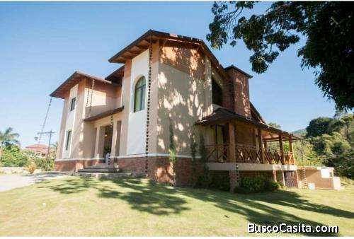 VILLA ELEGANTE DE VENTA EN JARABACOA