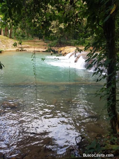 FINCA DE 500 TAREAS CON RÍO DE VENTA EN MONTE PLATA