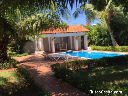 Vendo de oportunidad Casa 2 Niveles Amueblada dentro de un proyecto Cerrado de solo 8 Casas individu