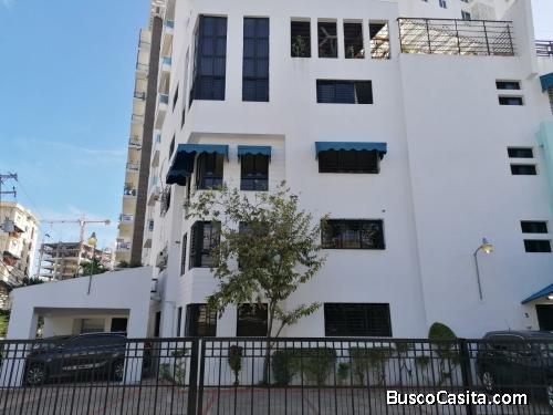 ALQUILO Excelente Apto de 3 habitaciones  en el Ensanche   Naco,  detrás del  Nacional