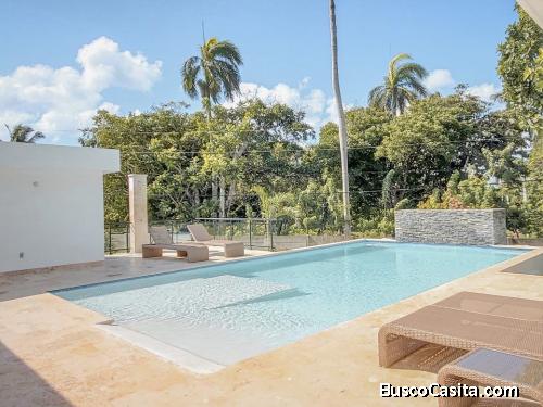 Villa con piscina exclusiva a pocos minutos de la playa