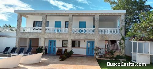 Hermosa Villa en la zona turística de Juan Dolioa a cinco minutos de la playa