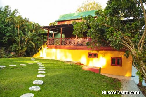 VILLA DE 3 NIVELES DE VENTA EN JARABACOA