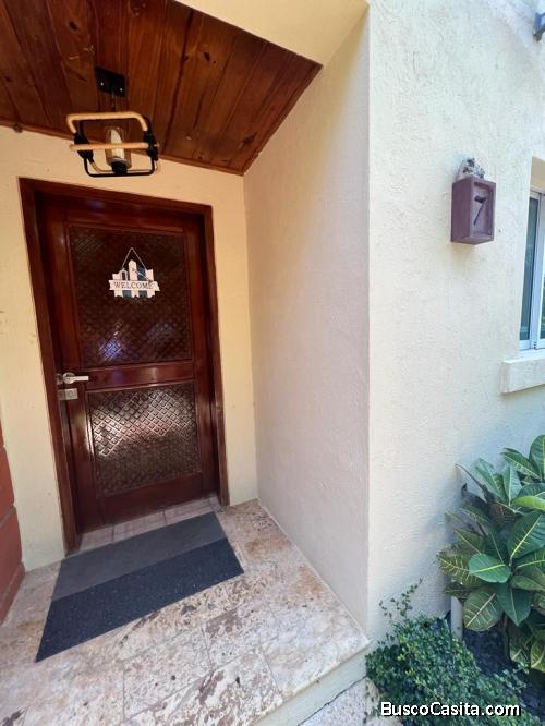 VILLA EN VENTA EN JUAN DOLIO