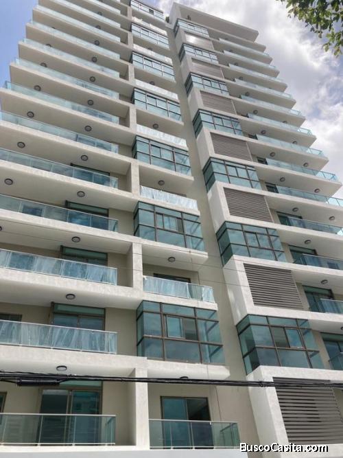 Vendo Apartamento en Piantini Piso Alto