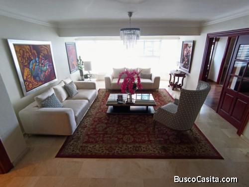 Serralles 2do piso 239mts 3 habitaciones uno por piso 236000 dolares norteamericanos