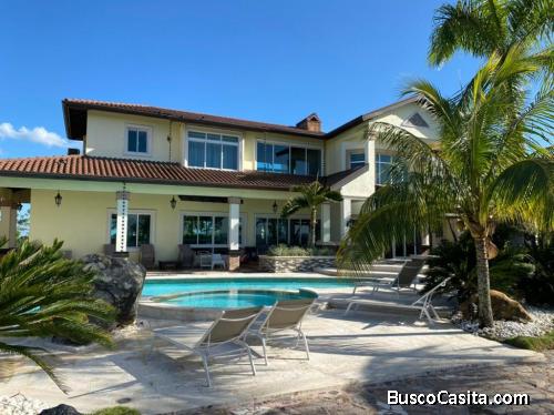 VILLA CON AMPLIO TERRENO DE VENTA EN MOCA