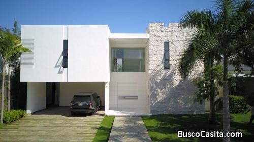 CASA DE LUJO DE VENTA EN SANTIAGO DE LOS CABALLEROSOS