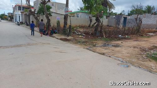 Terreno de 306 m2 ubicado en los sotos, villa maría en Higüey