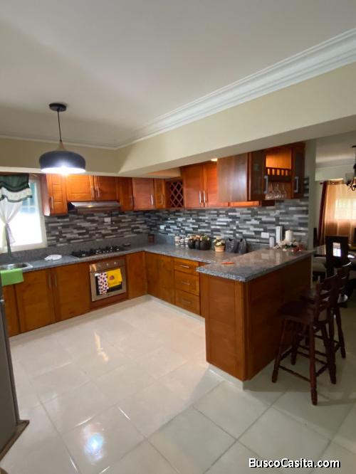 Vendo hermoso apartamento en El Millón, en edificio clásico de 4 niveles.