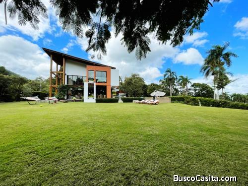 VILLA MODERNA DE VENTA EN JARABACOA
