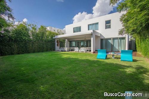 CASA DE LUJO DE VENTA EN SANTIAGO DE LOS CABALLEROSOS