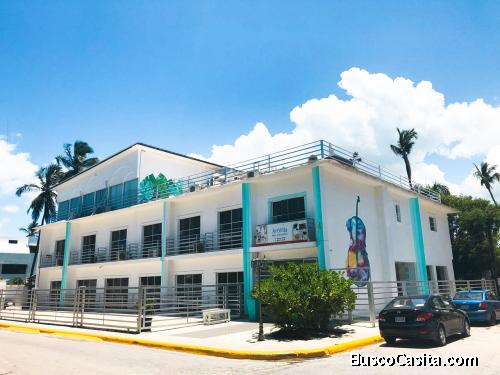 Hotel en el centro turístico. 5 min a pie de la playa Los Corales. Excelente inversión! 