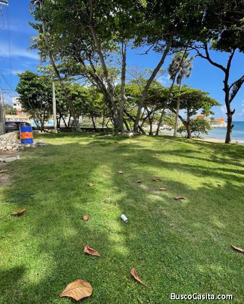 SOLAR FRENTE A LA PLAYA DE VENTA EN PUERTO PLATA
