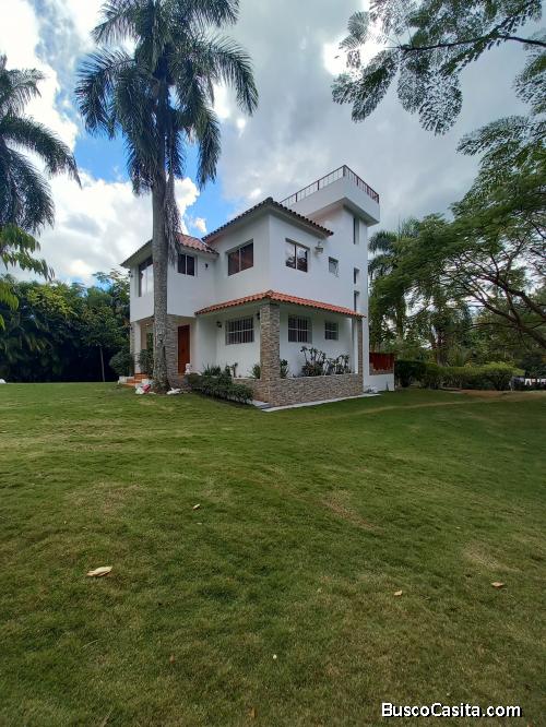 VILLA DE VENTA CERCA DE SANTO DOMINGO