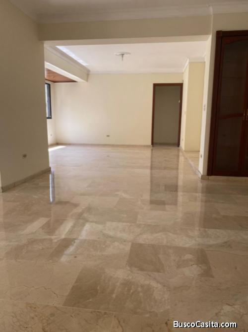 Apartamento en venta en Evaristo Morales de 3 habitaciones