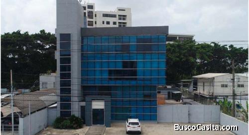 Alquiler Edificio Av. 27 de febrero, Próximo a la Av. Máximo Gómez