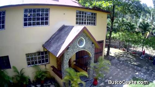 VILLA CON AMPLIO TERRENO DE VENTA EN BONAO