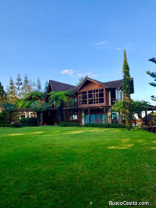 VILLA CON AMPLIO TERRENO DE VENTA EN JARABACOA en República Dominicana