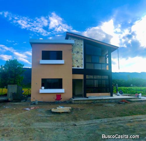 VILLA MODERNA DE VENTA EN JARABACOA