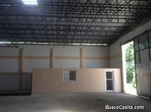 Arriendo Nave de 900 m2 próximo a Autopista Duarte