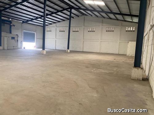 Arriendo Nave de 650 m2 próximo a San Isidro