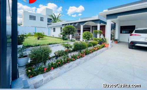 CASA CON PATIO DE VENTA EN BONAO