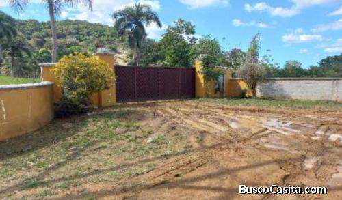 Vendo FINCA de 1,982 Tareas CON MINA DE TOSCA, SIEMBRA DE PINAS Y OTROS RUBROS en Yamasa
