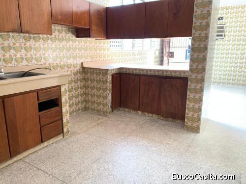 Alquilo casa para vivienda o negocio en La Castellana