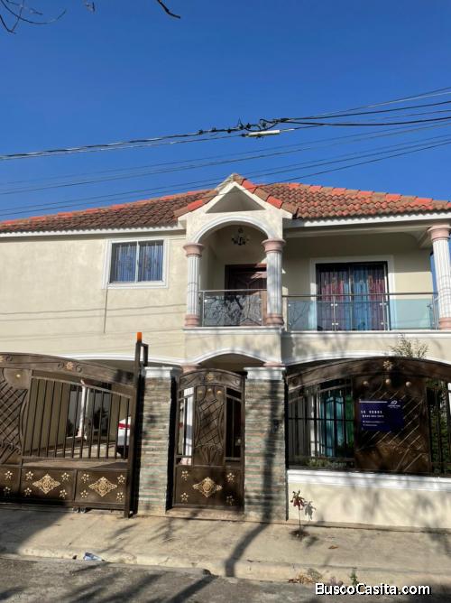 Hermosa y amplia casa en Villa Maria