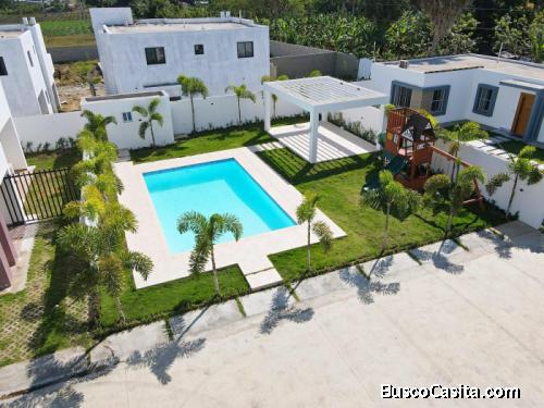 Venta De Casa En Condominio Con Piscina En Santiago