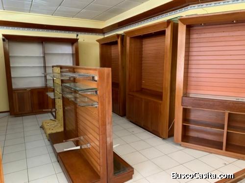 Local En Renta En Plaza Comercial. 