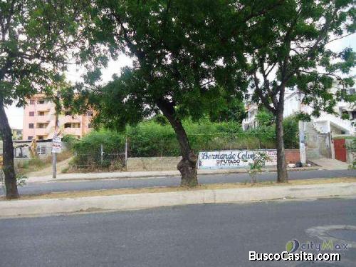 Solar Comercial En Venta En La Avenida Hatuey 