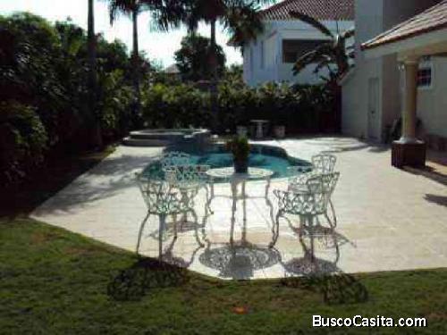 Villa Amueblada En Venta En Metro Country Club