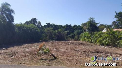 Solar En Venta En El Complejo De Metro Country Club