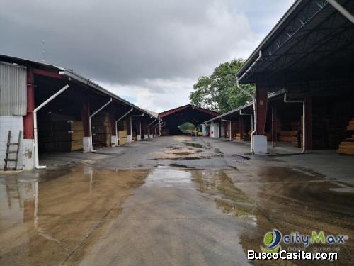 Nave Industrial En Venta En La Ave. Jhon F Kennedy 