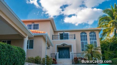 En Venta Y Alquiler Villa Amueblada Metro Country Club