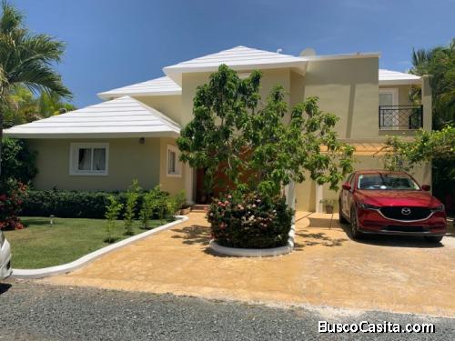 Villa En Venta En El Corazón De  Punta Cana Village    
