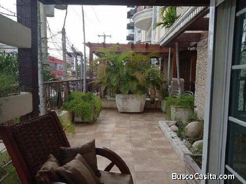 Apartamento Grande  Segundo Nivel Con Terraza En Naco 