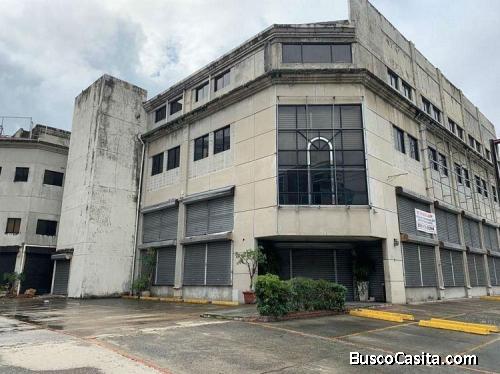 Se  Alquila Edificio Comercial, Santo Domingo; Idi: 90703