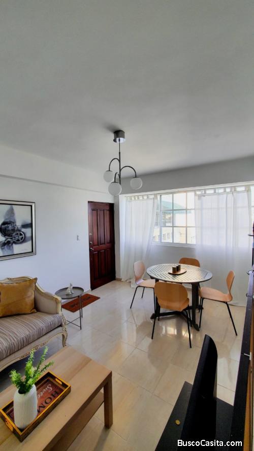 Apartamento En Renta Amoblado, Piso Alto En Gazcue 