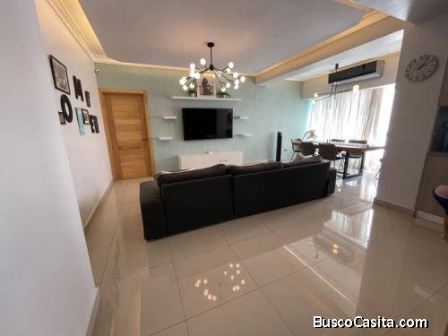 Vendo Amplio Apartamento Con Terraza, Av. Independencia