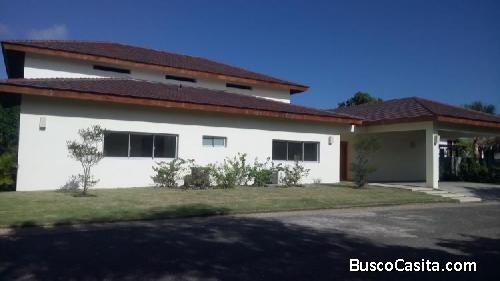 Vendo Villa En Punta Cana Con Vista Al Campo De Golf