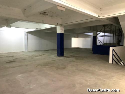 Alquilo Nave en Autopista de las Américas